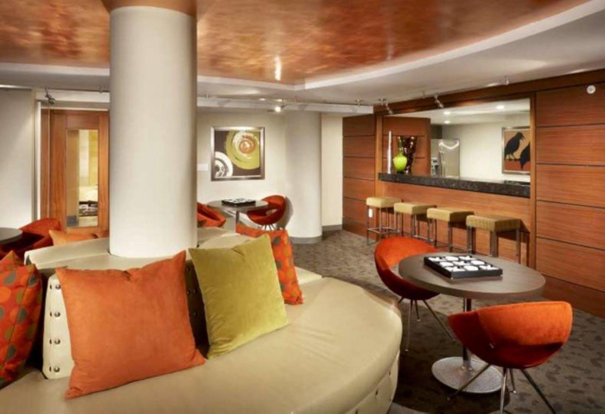 Global Luxury Suites At The Convention Center Washington Exterior photo